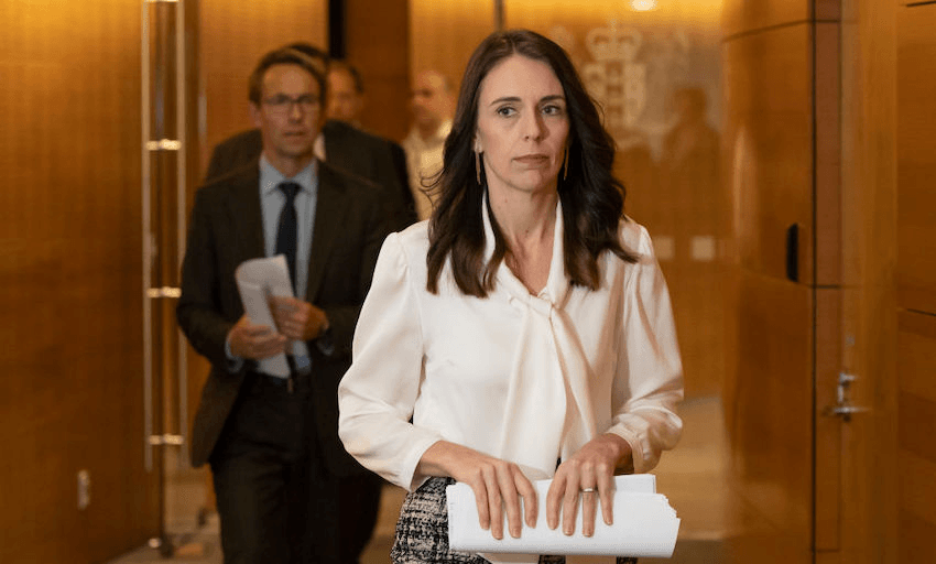 Prime minister Jacinda Ardern and director general of health Dr Ashley Bloomfield (Photo: Mark Mitchell – Pool/Getty Images) 
